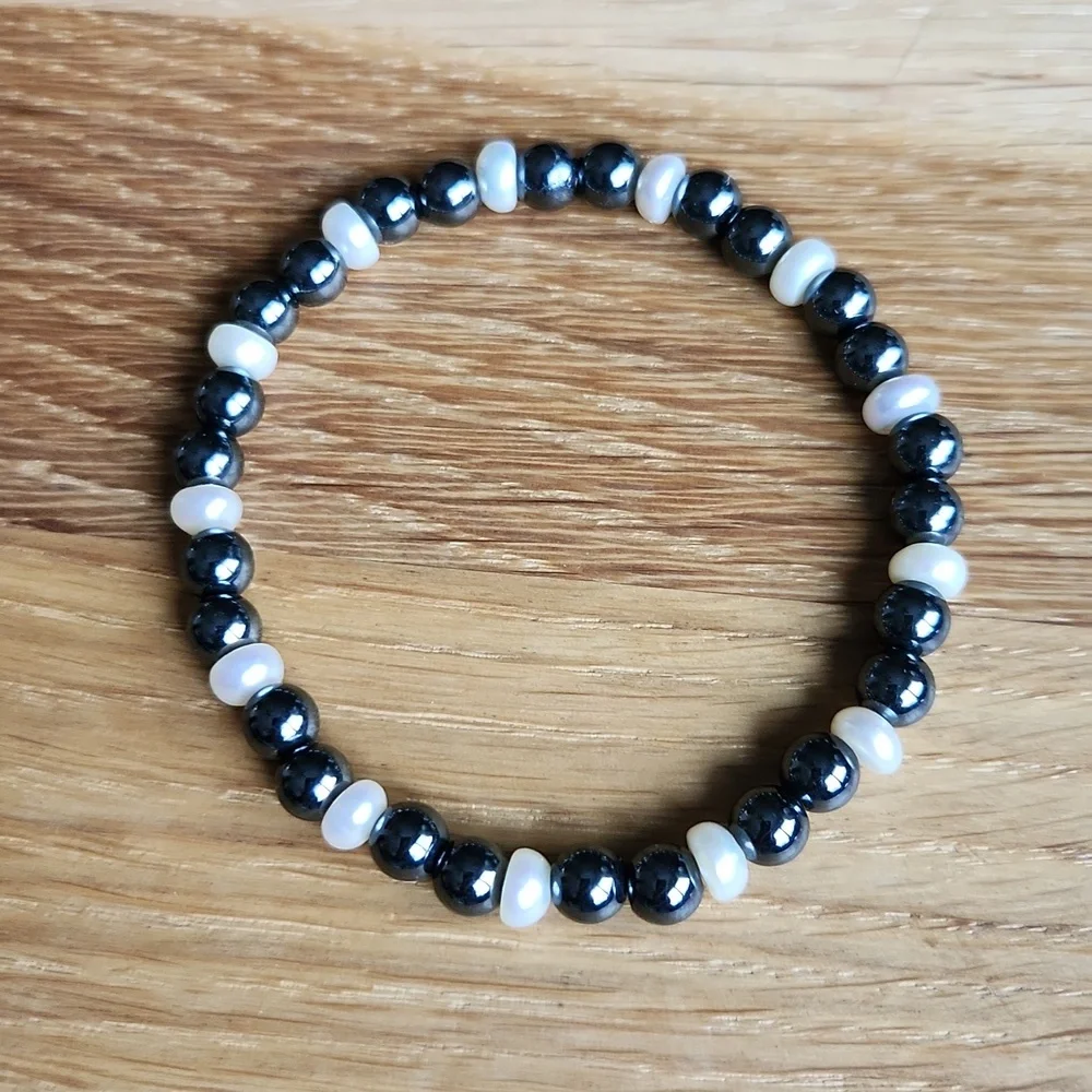 Fresh Water Pearls & Gray Hematite Beaded Stretch Bracelet | Handmade